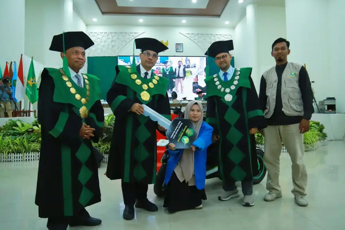 Mahasiswi Disabilitas Penghafal 30 Juz di UIN Ar-Raniry Mendapat Kendaraan Penunjang Kuliah