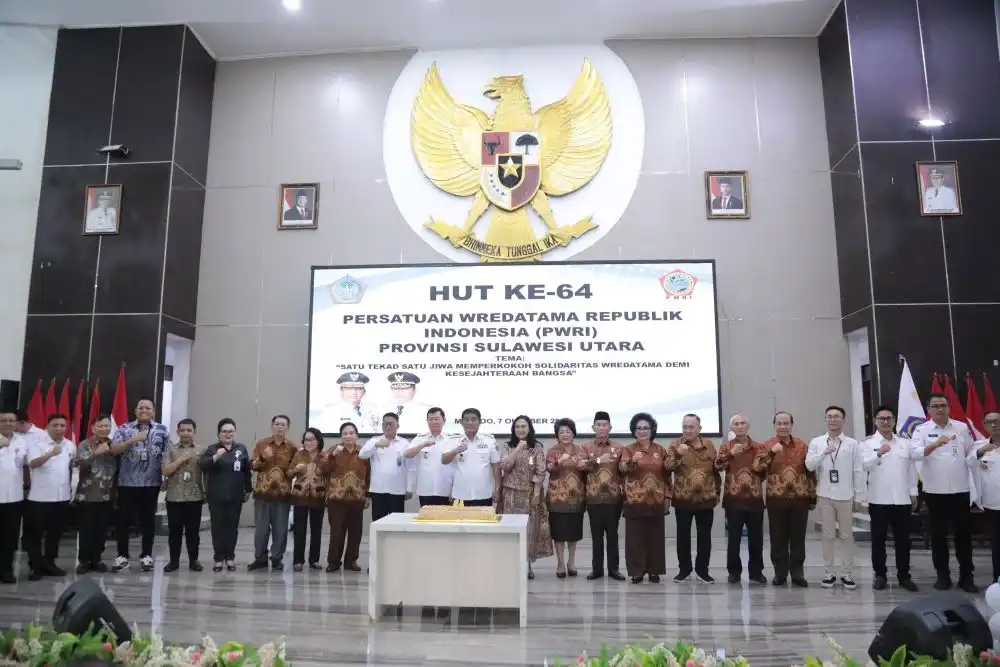 Wawali Kotamobagu Sampaikan Penghormatan bagi Purnabakti dalam HUT ke-64 PWRI Sulut
