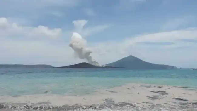 Status Anak Krakatau Naik Menjadi Siaga Setelah 14 Erupsi dalam Empat Hari