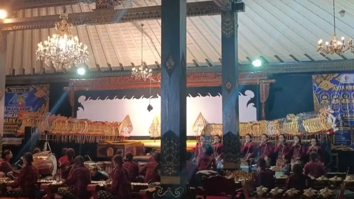 Warkaban Gelar Wayang Kulit Lakon Lahire Wisanggeni di Malam Puncak HUT ke-45