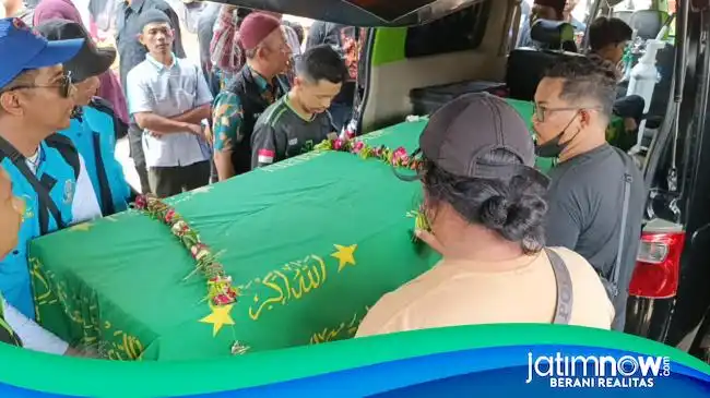 Jenazah Sukardi Tiba di Tulungagung, Rekan Satu Truk Masih Dicari