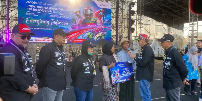 Pertamina Dorong Perajin Tenun Desa Adat Sade Bangkit Berkarya