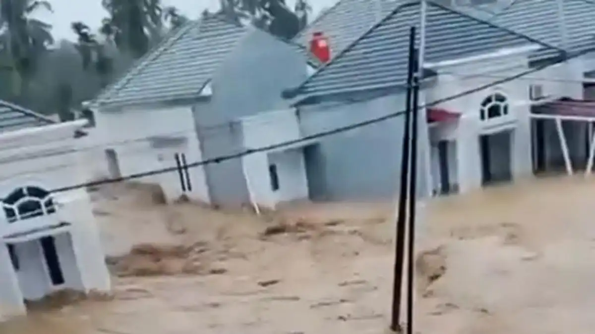 Banjir Menggenangi Tiga Kecamatan di Padang, Sekitar 225 KK Terdampak
