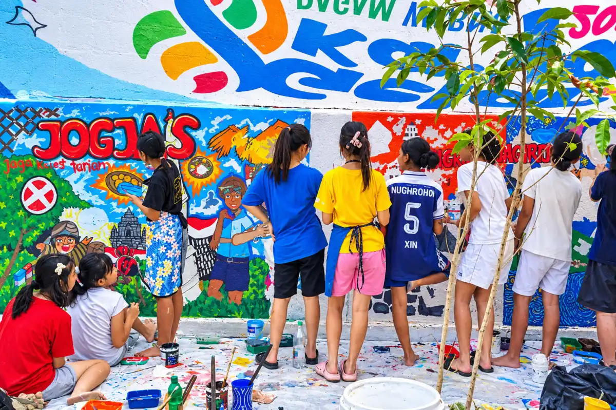 Lomba Mural Pelajar Yogyakarta Ubah Dinding Kosong Menjadi Media Edukasi Antivandalisme