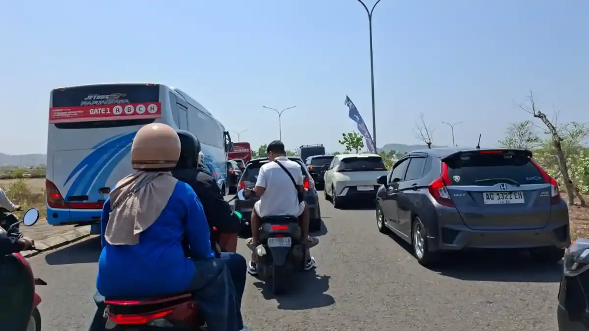 Ribuan Penonton Mulai Memadati Akses Menuju Sirkuit Mandalika