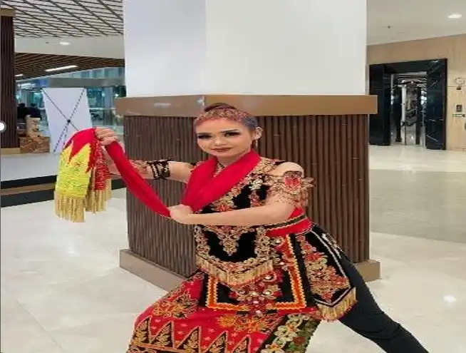 Dwi Putri Wulandari, Penari Muda yang Menjaga Nyala Tradisi Banyuwangi