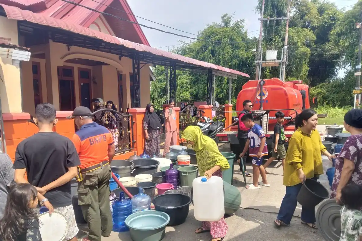 BPBD Padang Penuhi Kebutuhan Air Warga Setelah Banjir