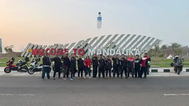 Ratusan Pengendara Tuntaskan Perjalanan 1.400 Kilometer Menuju MotoGP Mandalika 2026