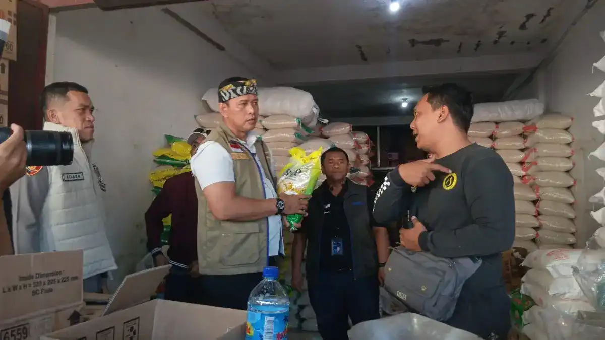 Dirut Bulog Soroti Harga Ayam dan Evaluasi MinyaKita di Pasar Kebon Roek