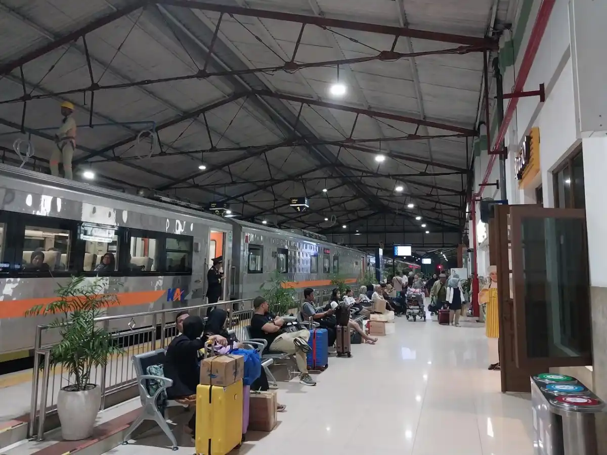 Tarif Tiket Kereta Api Daop 8 Surabaya Mengalami Kenaikan hingga Rp60 Ribu