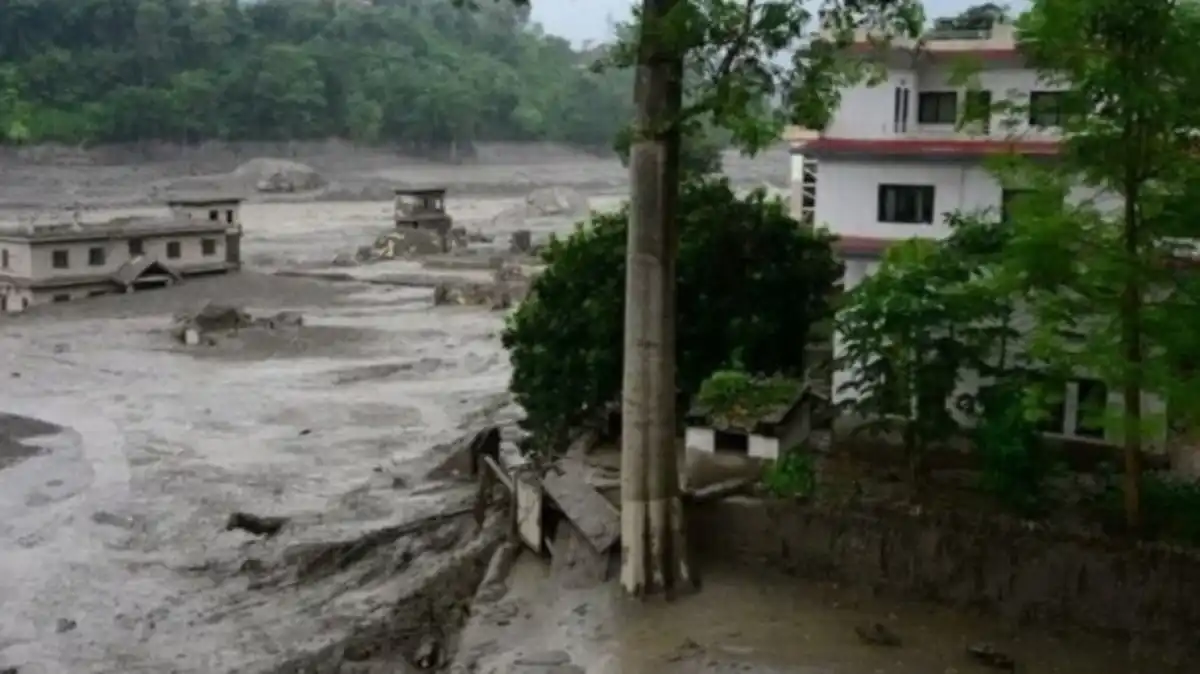 Banjir Bandang di Nepal Tengah Hanyutkan Puluhan Rumah dan Infrastruktur Penting