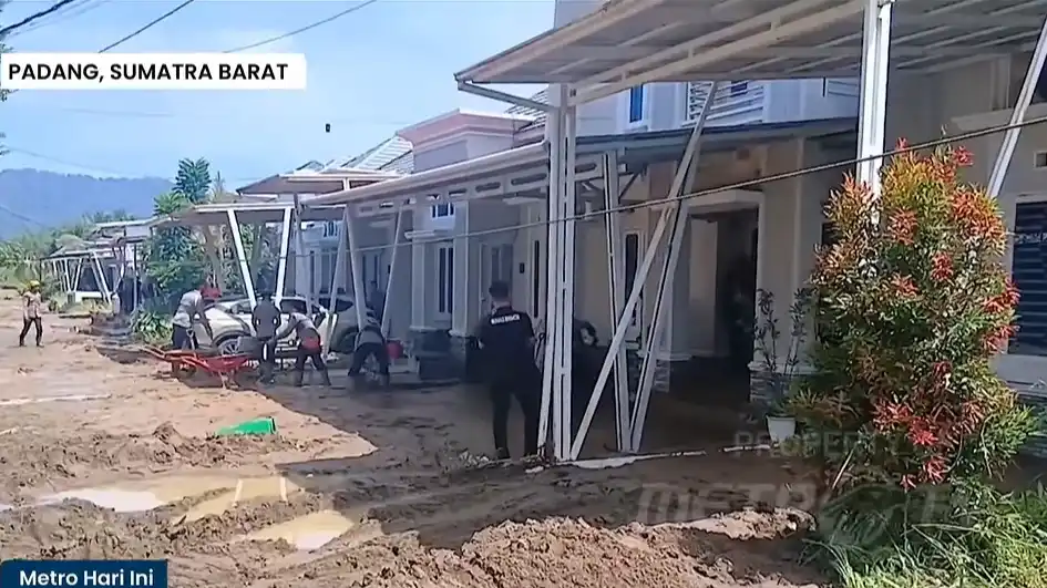 Banjir Bandang Terjang Padang Tanpa Peringatan