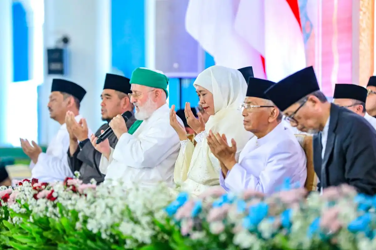 Ribuan Penghafal Al-Qur’an Iringi Jelang Hari Jadi ke-81 Jawa Timur dengan Doa