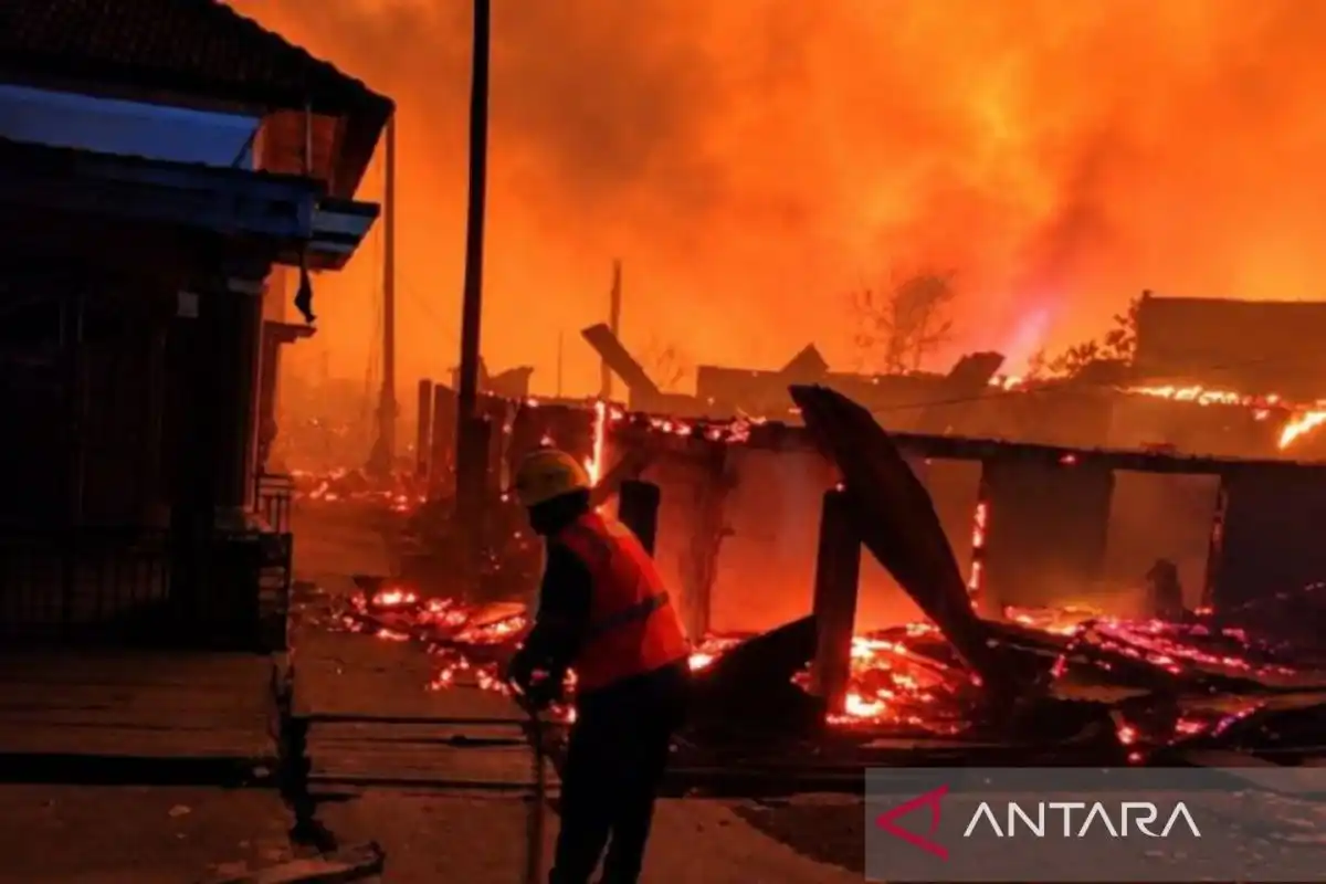 PLN Amankan Jaringan Listrik Setelah Kebakaran Permukiman di Bangka Selatan