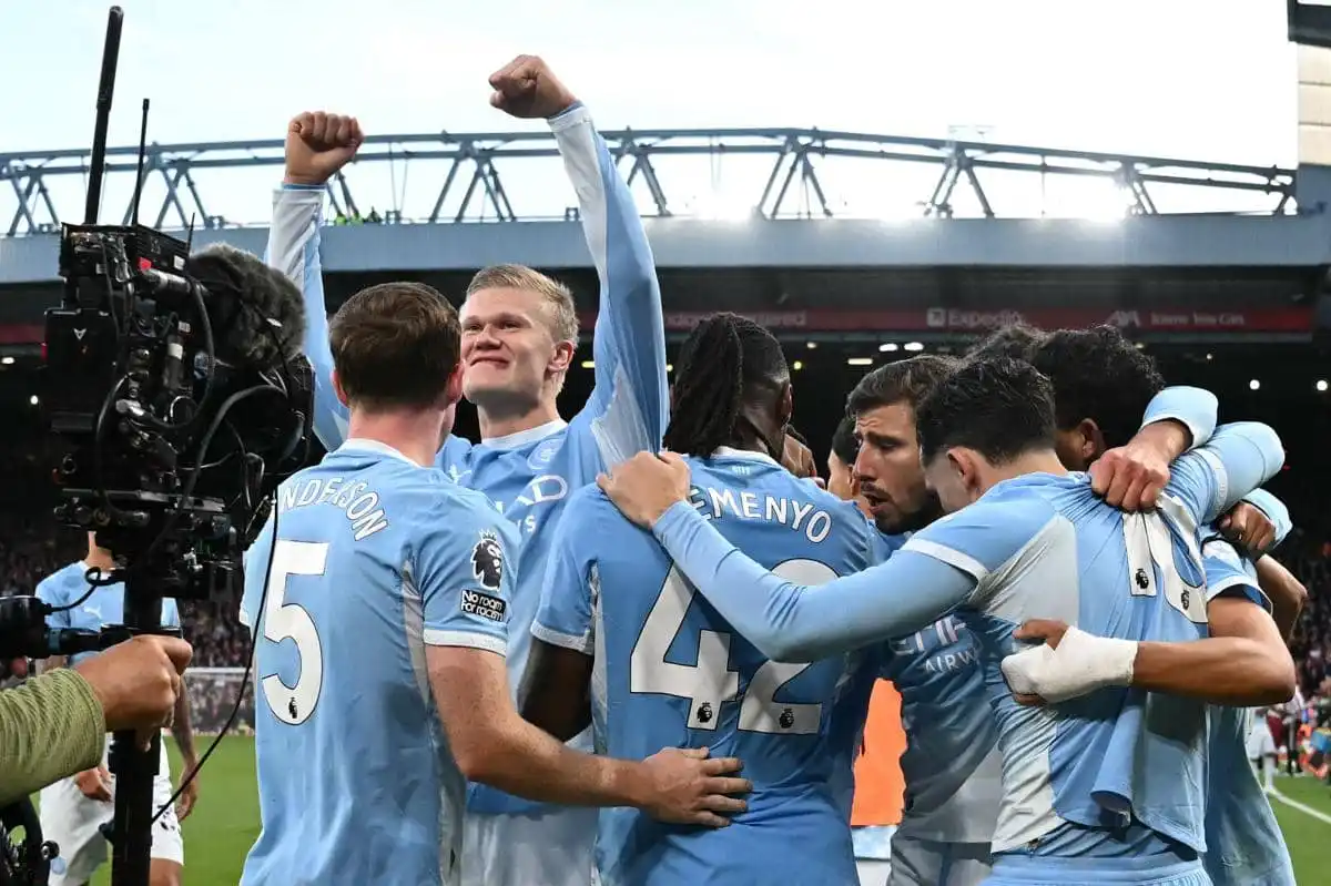 Manchester City Menang Telak 3-0 atas Liverpool di Anfield Setelah Tuan Rumah Bermain dengan 10 Pemain