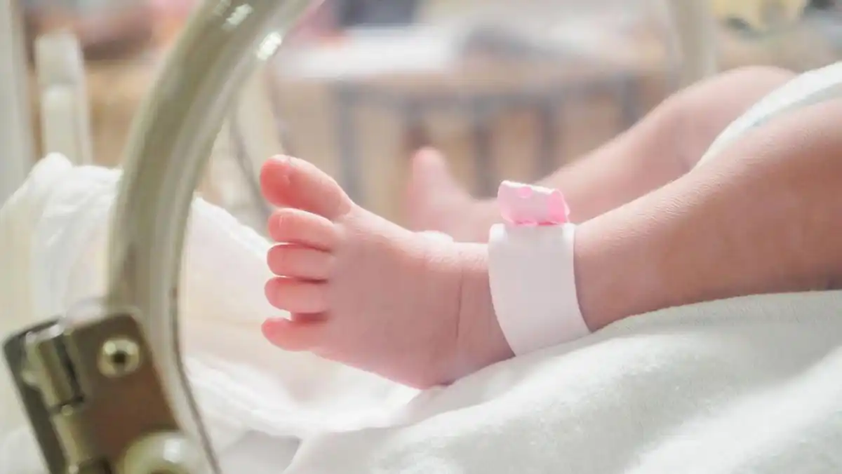 Bayi Alena Wafat Setelah Dirawat Intensif, Dokter Ingatkan Asupan untuk Neonatus