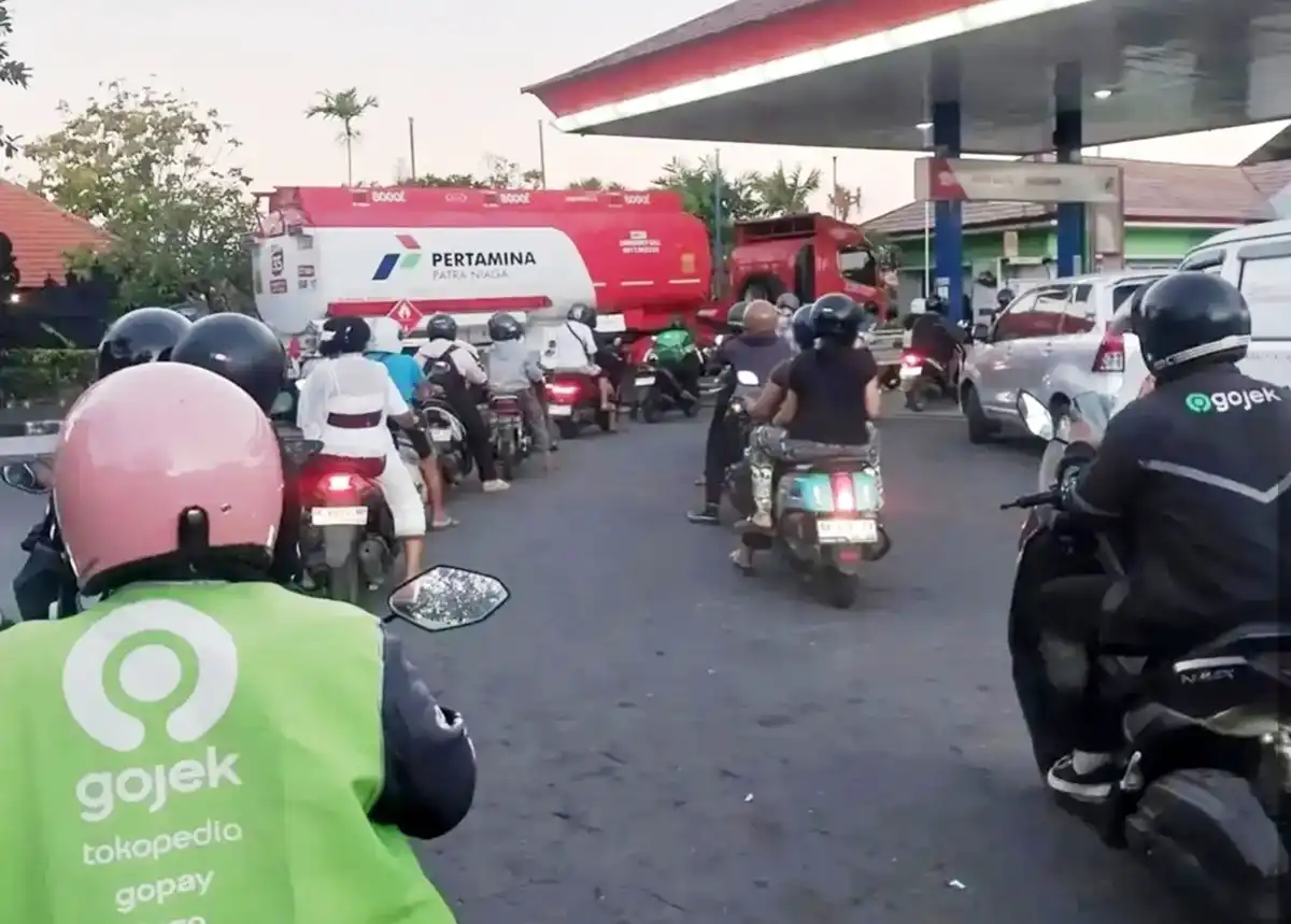 Antrean BBM Meluas di Bali, Gubernur Koster Mendesak Pertamina Perkuat Distribusi