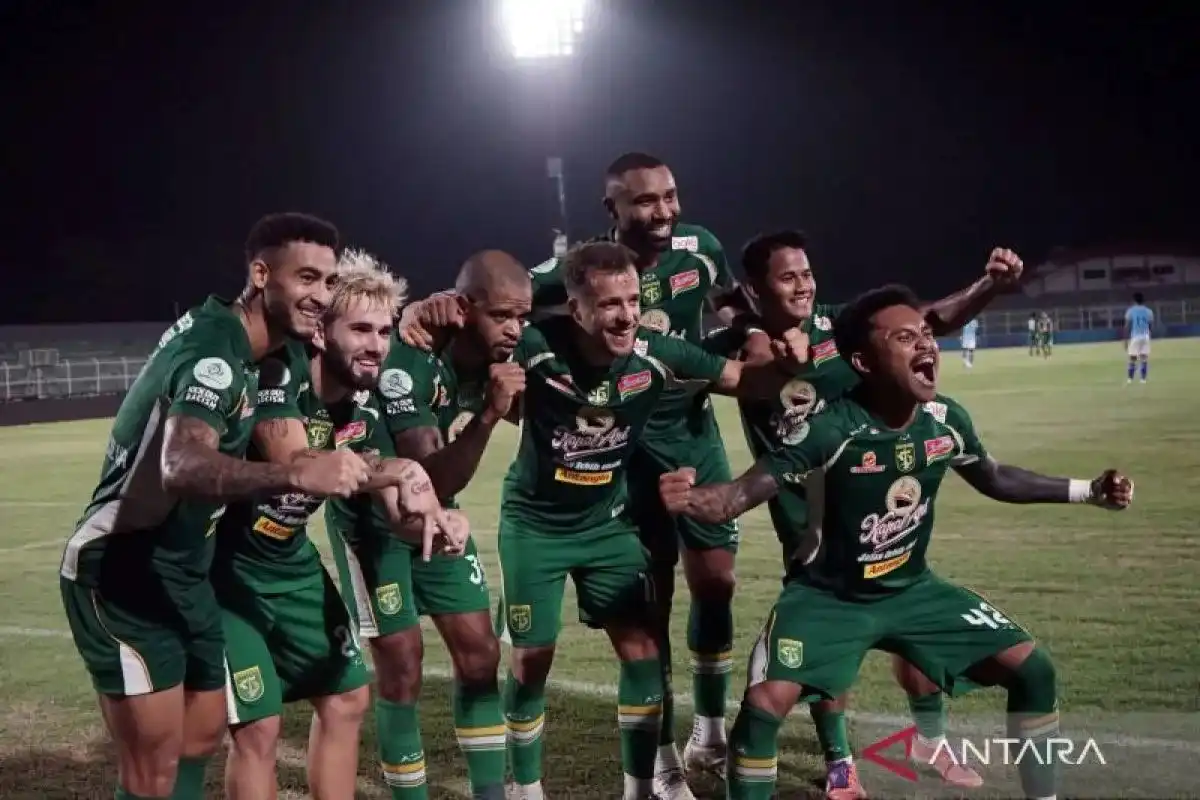 Bernardo Tavares Soroti Penyelesaian Peluang Persebaya saat Menang Tipis