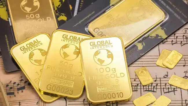 Emas Tertekan Menjelang Data Inflasi AS, Perak Ikut Melemah