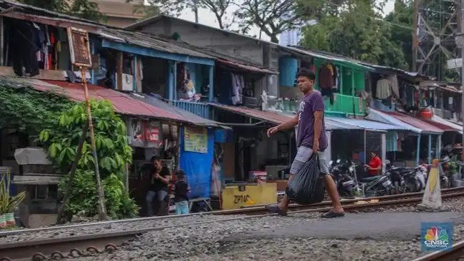 Tiga Jalur Pemerintah untuk Membantu Warga Indonesia Keluar dari Kemiskinan