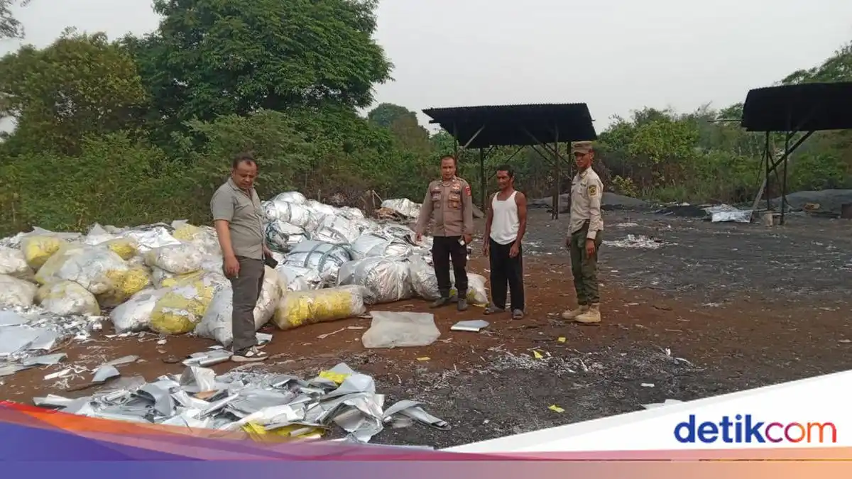Asap Pembakaran Bungkus Permen dan Obat Dikeluhkan, Polisi Beri Peringatan di Rumpin