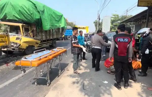 Rem Truk Diduga Bermasalah, Tabrakan Beruntun di Mojokerto Tewaskan Pengendara Motor