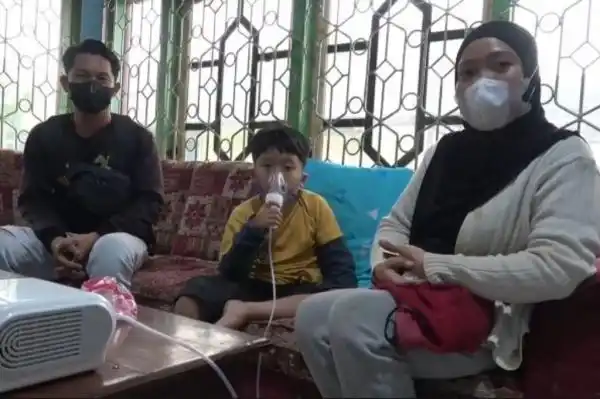 Kabut Asap di Sampit Picu Gangguan Pernapasan, Warga Mencari Perlindungan