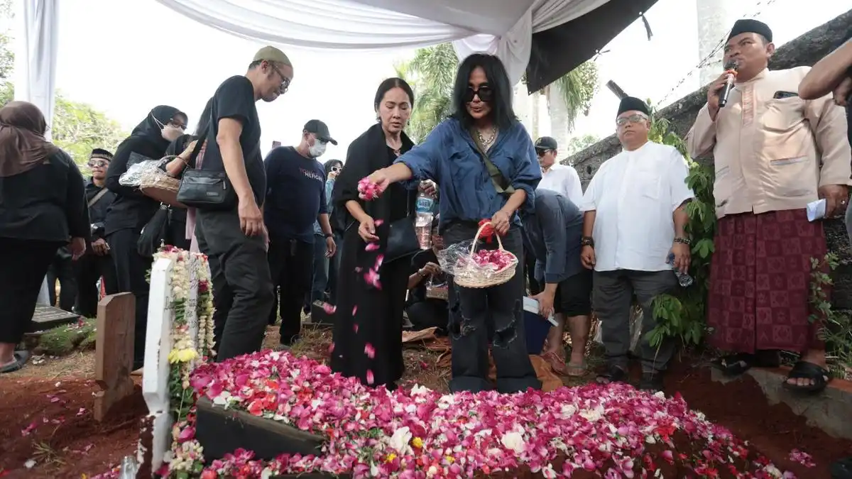 Atiek CB Kenang Kehebatan Teknik Vokal Doddy Katamsi