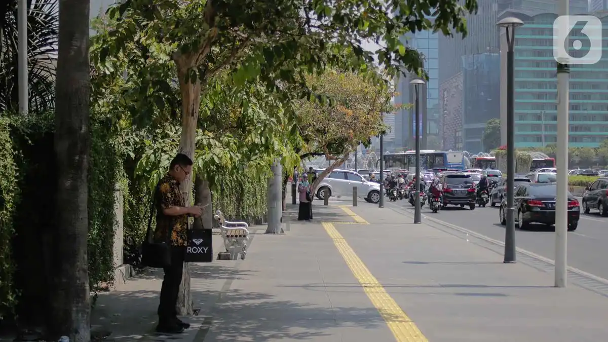 Panas Terik di Jakarta: Perpaduan Kemarau, Kelembapan, dan Panas Kota