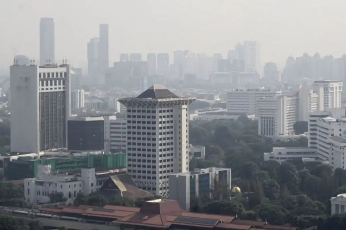 Udara Jakarta Berstatus Tidak Sehat, Warga Diimbau Membatasi Aktivitas Luar Ruangan