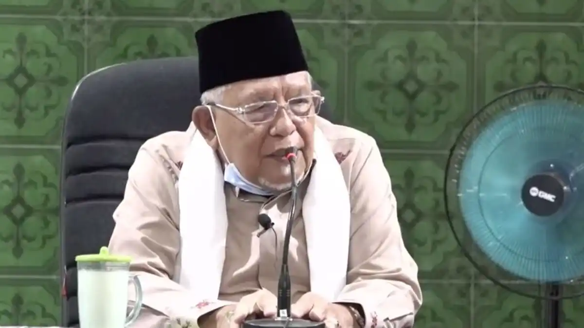 KH Syukron Ma’mun Wafat dalam Perjalanan Menuju Rumah Sakit