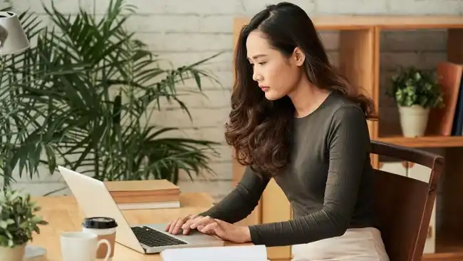 Peta Kesenjangan Gender di Berbagai Industri: Sektor Perawatan Teratas, Infrastruktur Terbawah