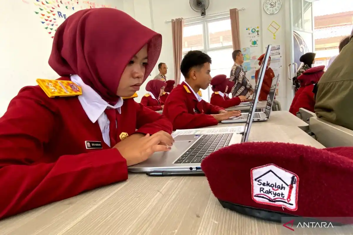 Dari Kembali Bersekolah hingga Belajar Koding: Pengalaman Siswa Sekolah Rakyat Garut