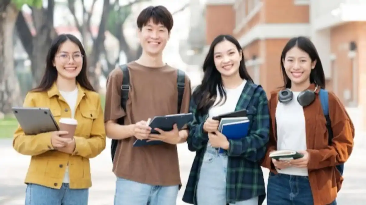 Dari Bangku Kuliah ke Dunia Kerja: Tantangan yang Dihadapi Mahasiswa