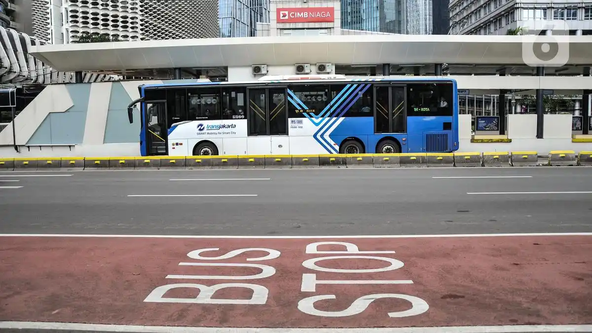 Insiden Truk di Cawang Hambat 15 Layanan Transjakarta pada Jam Sibuk