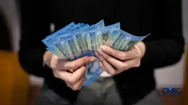 Peluang Selisih Kurs di Tengah Rupiah Melemah: Penukaran Dolar Brunei dan Singapura di Jakarta