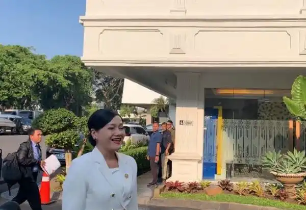Prabowo Undang Pimpinan OJK dan BI saat Status Pasar Saham Indonesia Disorot