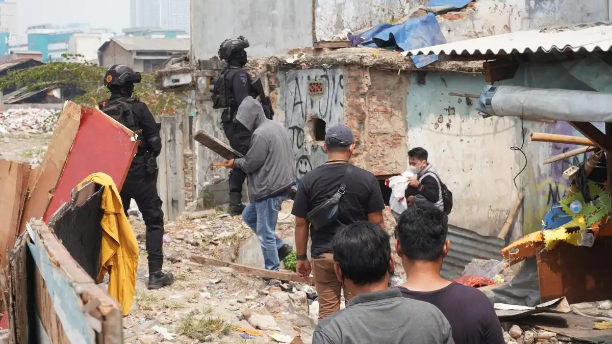 Penggerebekan Kampung Boncos Libatkan 101 Personel, Polisi Sita Perlengkapan Sabu