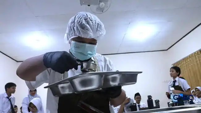 BGN Uji Pengawasan Dapur MBG Berbasis CCTV dan Kecerdasan Buatan