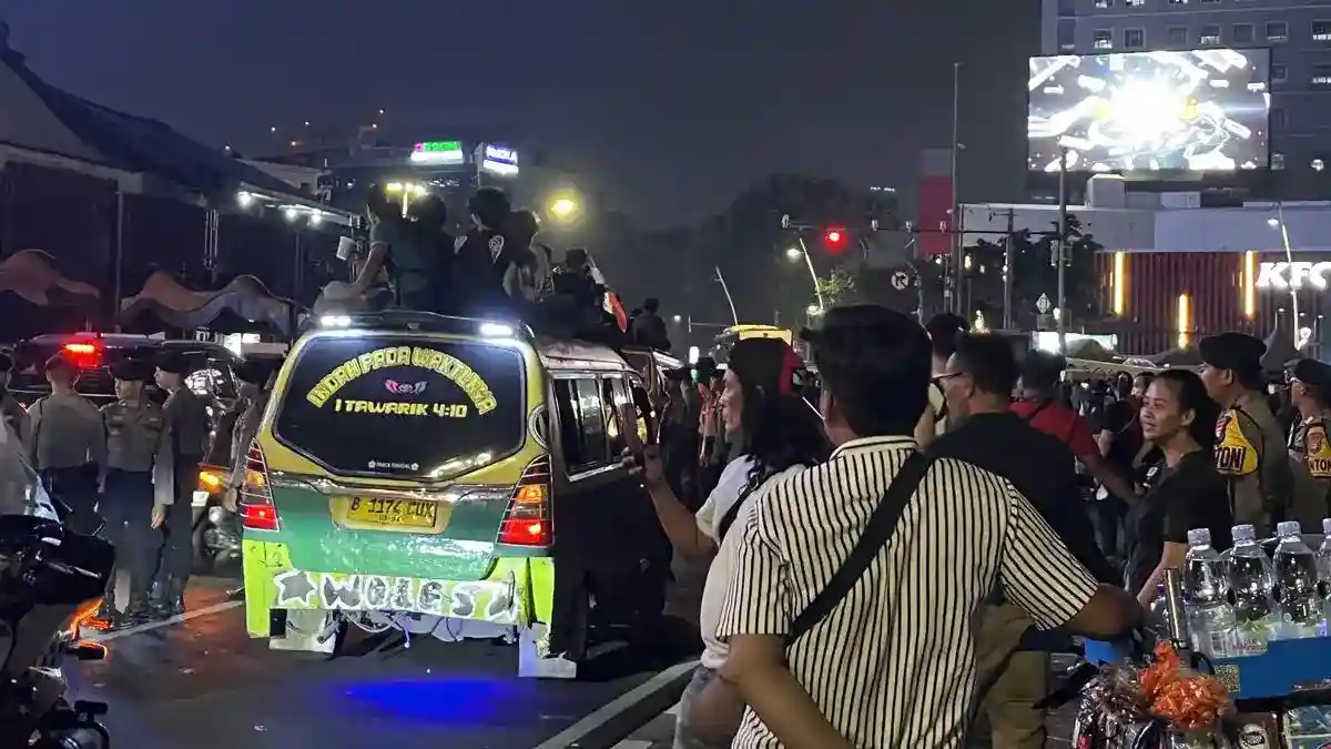 Aksi di Tugu Tani Berakhir, Spanduk Lima Tuntutan Sempat Terpasang