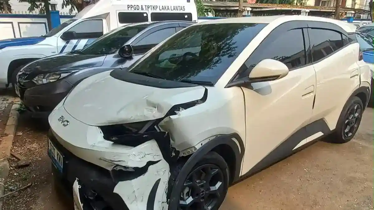 Empat Mobil Bertabrakan di Tol Layang Pancoran, Arus Sempat Tersendat