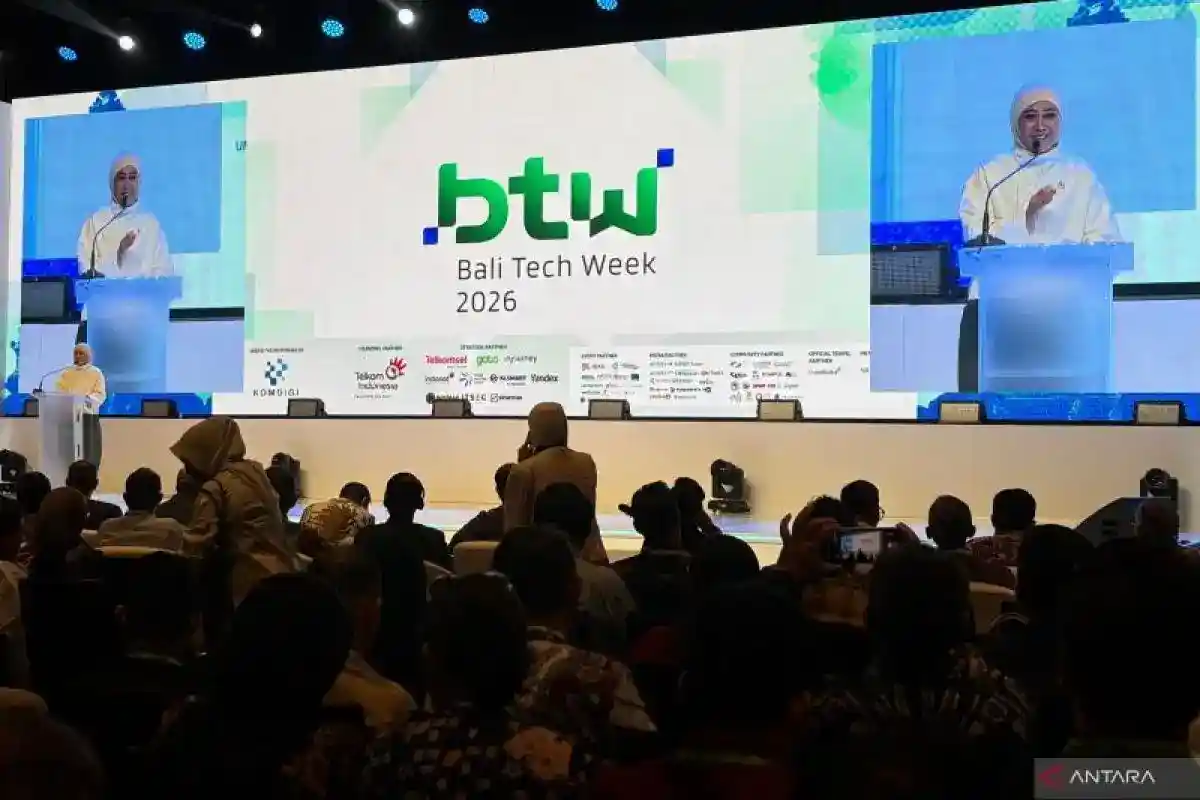 Meutya Hafid Desak Platform Digital Lebih Terbuka soal Algoritma