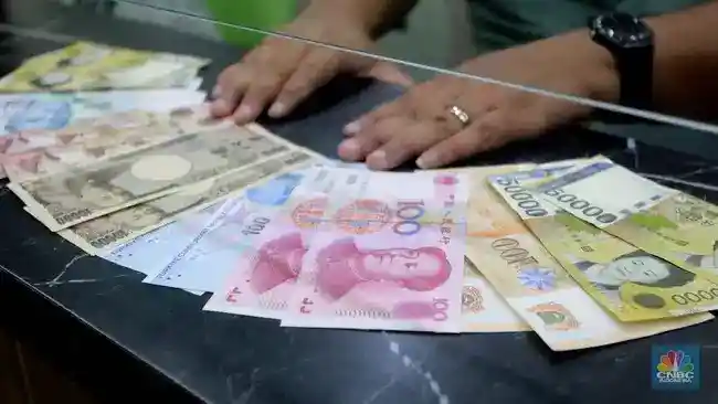 Rupiah Bertahan Menguat Saat Mayoritas Mata Uang Asia Tertekan