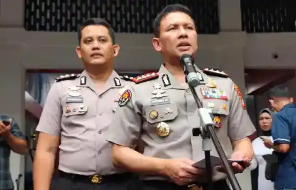Enam Aktivis Greenpeace Dibawa ke Polda untuk Mendapatkan Penanganan Medis