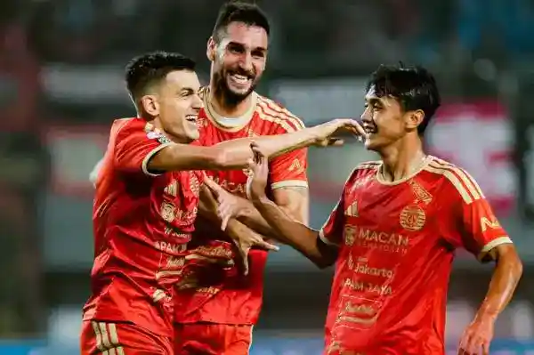 Persija Tundukkan Arema 5-1 dan Rebut Kembali Puncak Super League