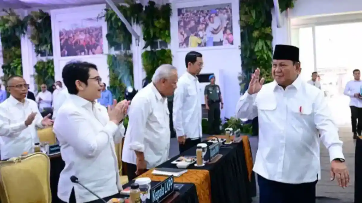 Prabowo Minta Kabinet Bersabar Menanti Giliran Berperan