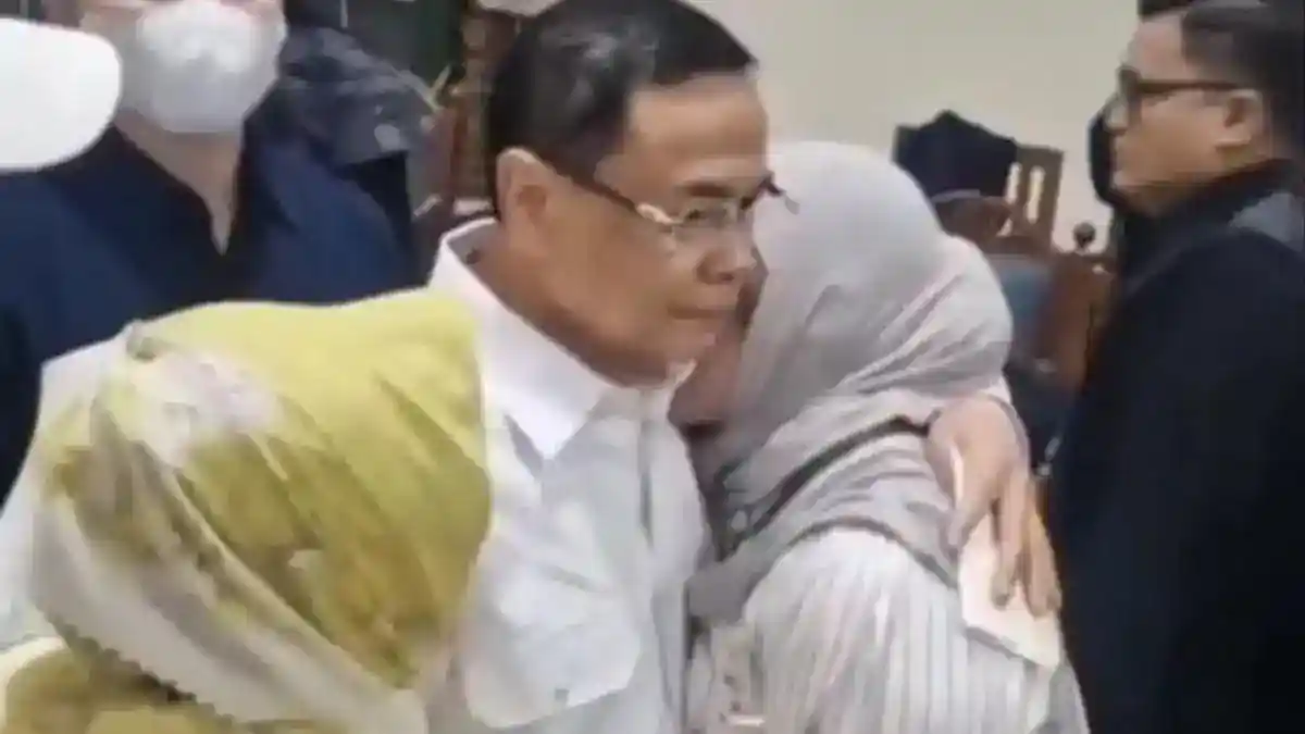 Vonis Sudewo Picu Ketegangan di Semarang, Massa Pati Berunjuk Rasa di Luar Pengadilan