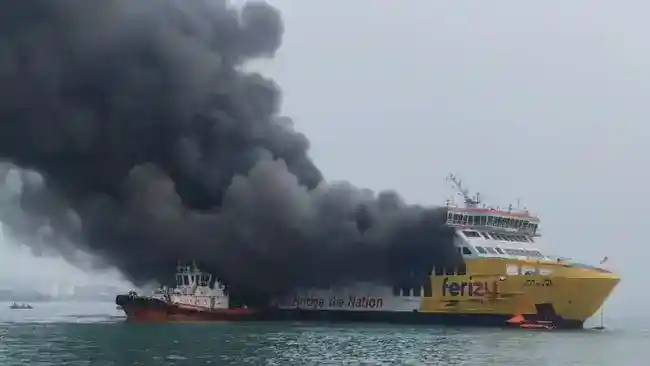 Kebakaran KMP Batumandi di Perairan Merak: Evakuasi Selamat, Investigasi Berjalan