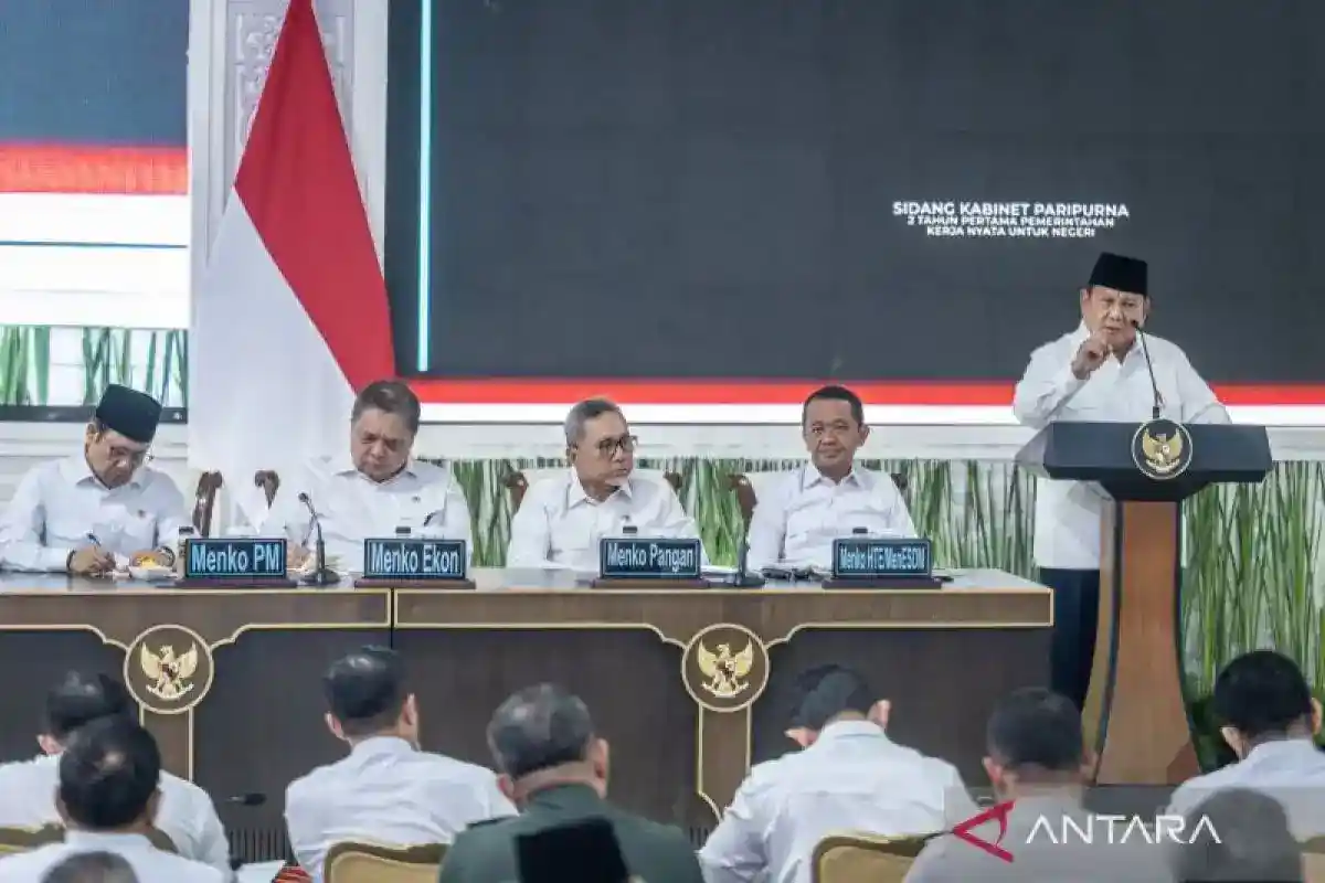 Sidang Kabinet Dua Tahun Pemerintahan dan Penetapan Tersangka Korporasi Karhutla