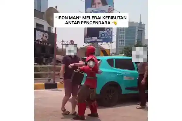 Pria Berkostum Iron Man Lerai Adu Mulut Pengemudi di Kelapa Gading